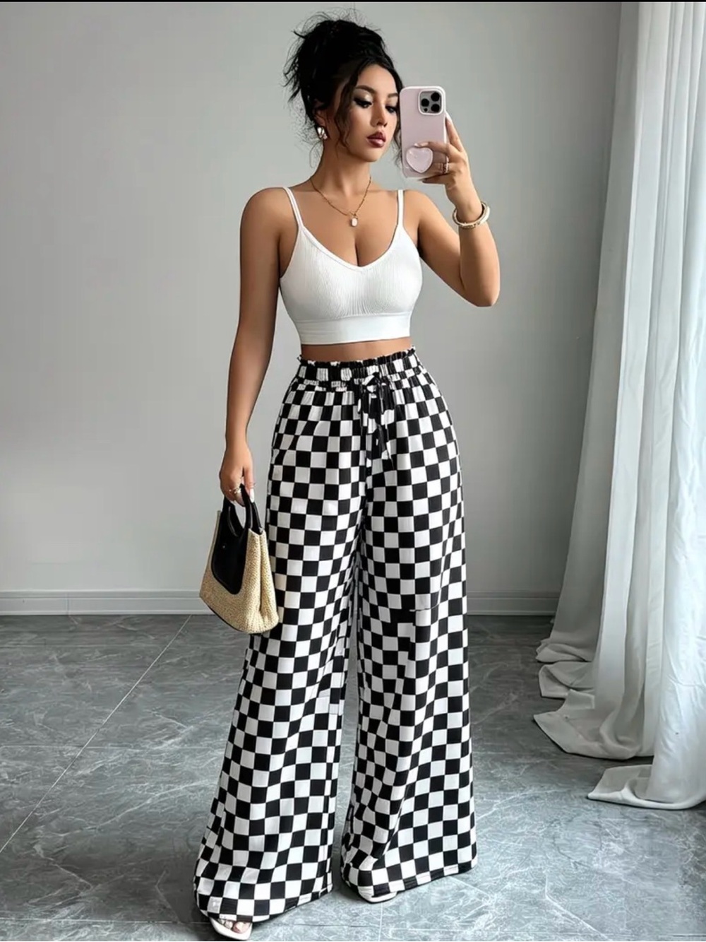 New no tags women’s checkerboard pull on pants.